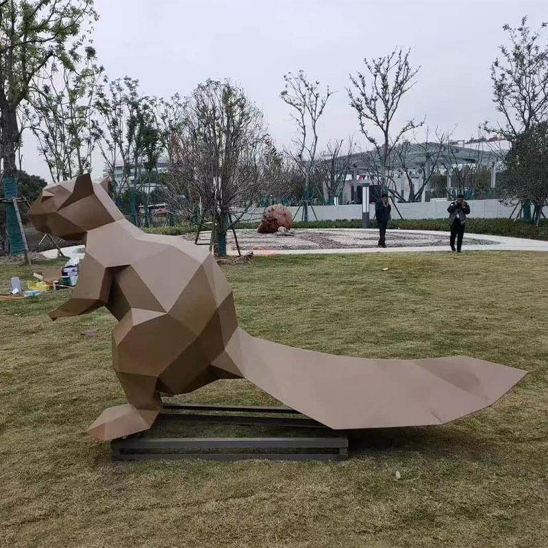 轻奢不锈钢切面松鼠雕塑售楼部别墅户外园林景观动物摆件装饰品