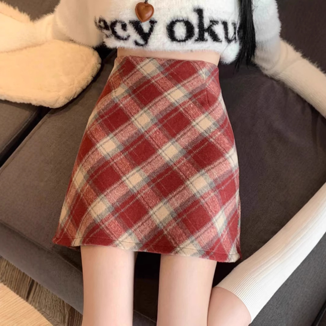 复古红色格子毛呢半身裙女秋冬款2025新款防走光高腰a字包臀短裙