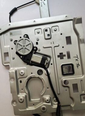 重汽豪沃TX玻璃升降器右边原厂件进口电机图号712W62645－6052/1