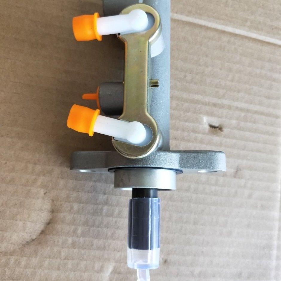 时风轻卡汽车刹车总泵刹车泵制动泵 时风风菱D版刹车总泵刹车泵