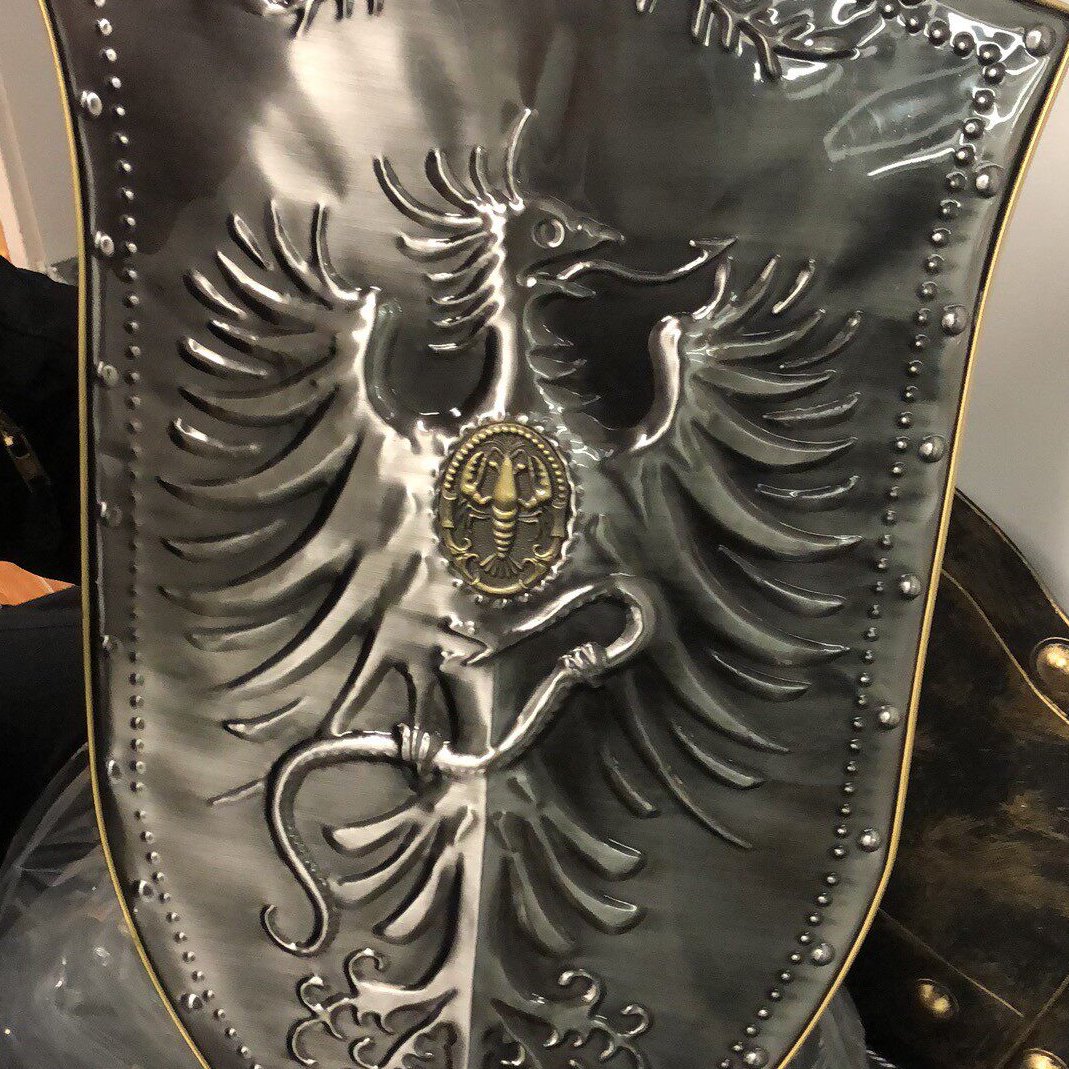 欧洲中世纪武士盾复古罗马盾牌骑士十字军可手持金属铁盾盔甲