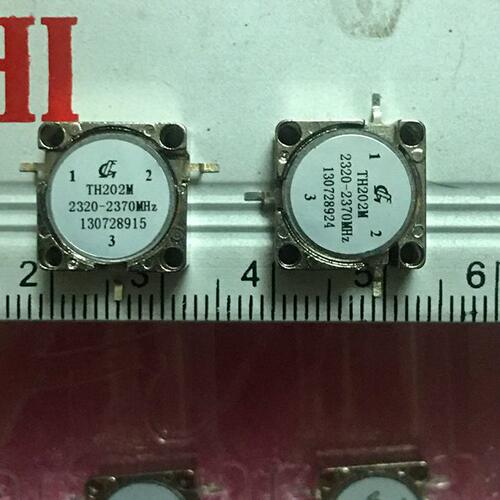 TH202M 2320-2370MHZ 射频 环形器 正向 13*13  2.3G