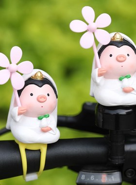 创意可爱财神小猪车载装饰自行车电动车摩托车风车观音小摆件装饰