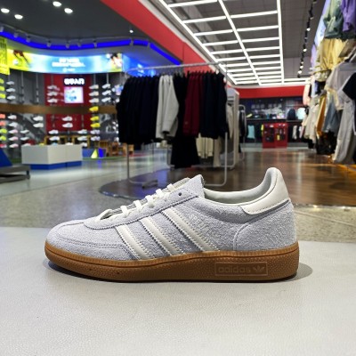 Adidas三叶草女子低帮板鞋