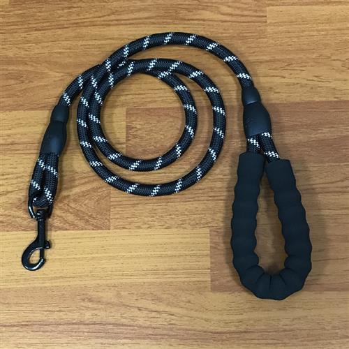 宠物狗狗牵引绳中大型犬加长1.5米不勒手反光圆绳狗链夜光狗绳子