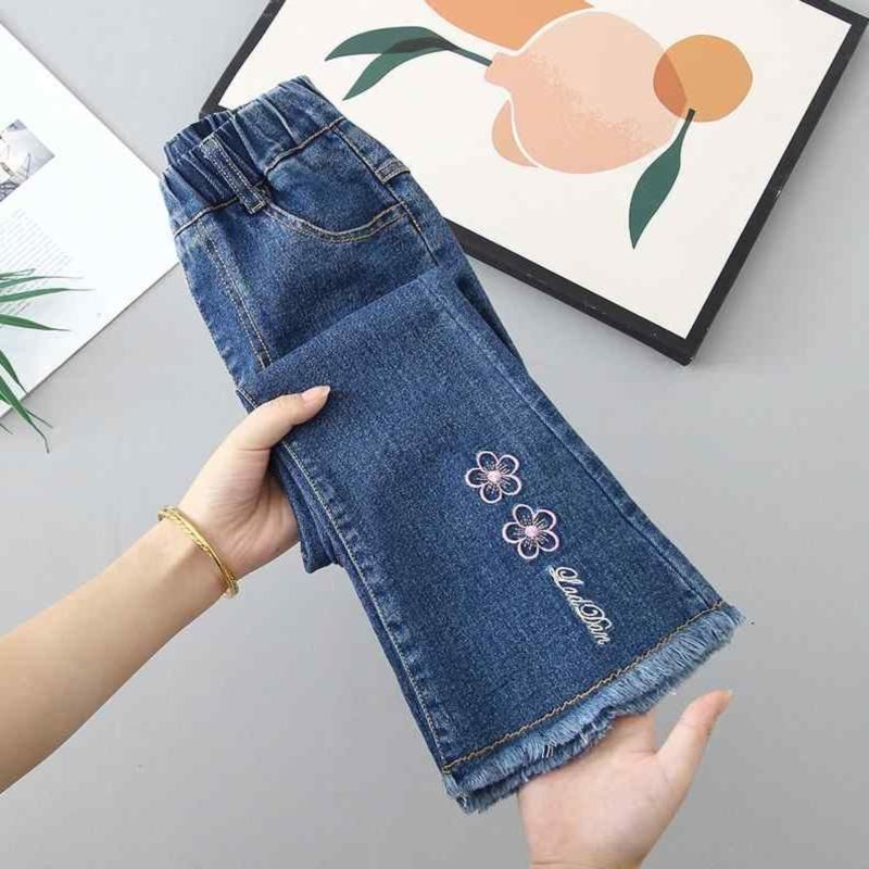女童牛仔裤春秋款2024新款女宝宝春装刺绣喇叭裤中大童装裤子外穿