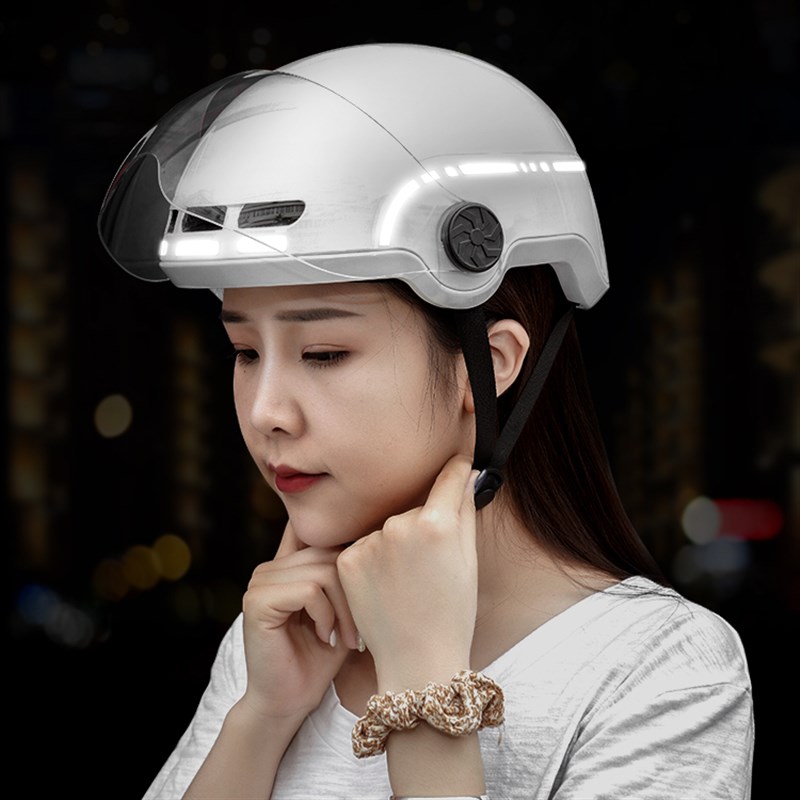 超轻夏季透气认证头盔电动电瓶车女男半盔四季通用夏季安全帽