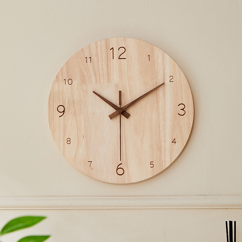 北欧现代实木钟表时钟简约客厅挂墙家G用挂表打孔创意静音艺术挂