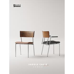 适用意大利Normcore皮革家庭餐椅现代简单方便豪华斯堪的纳维亚实