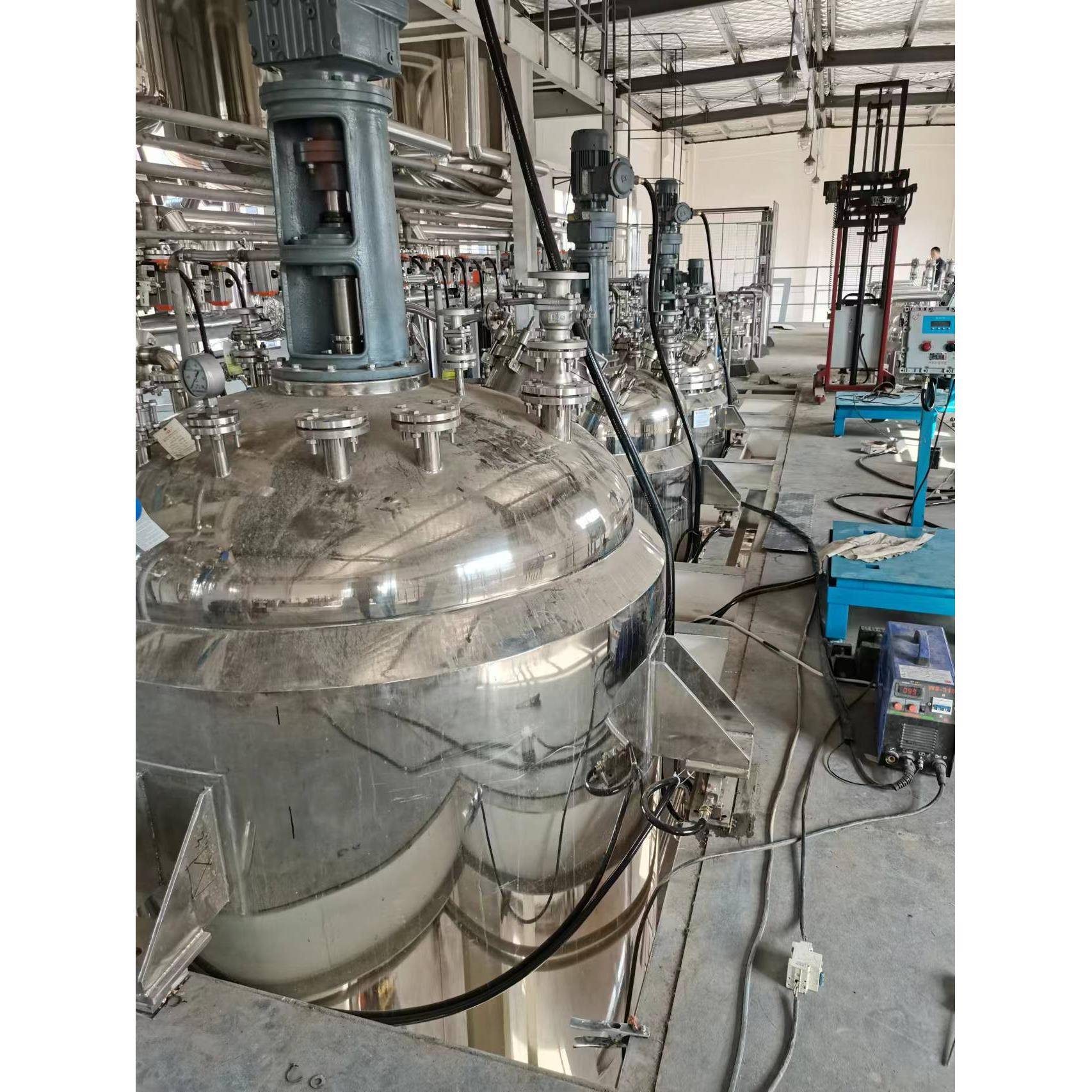 厂家直销，不同款型动态配料科，定量科，畜牧料仓，料罐等系