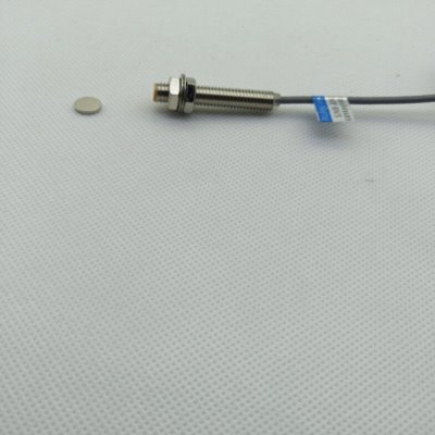 PDC霍尔8P磁性S常闭三线开关M824V810JMP2NP12V-36V霍尔传感器2