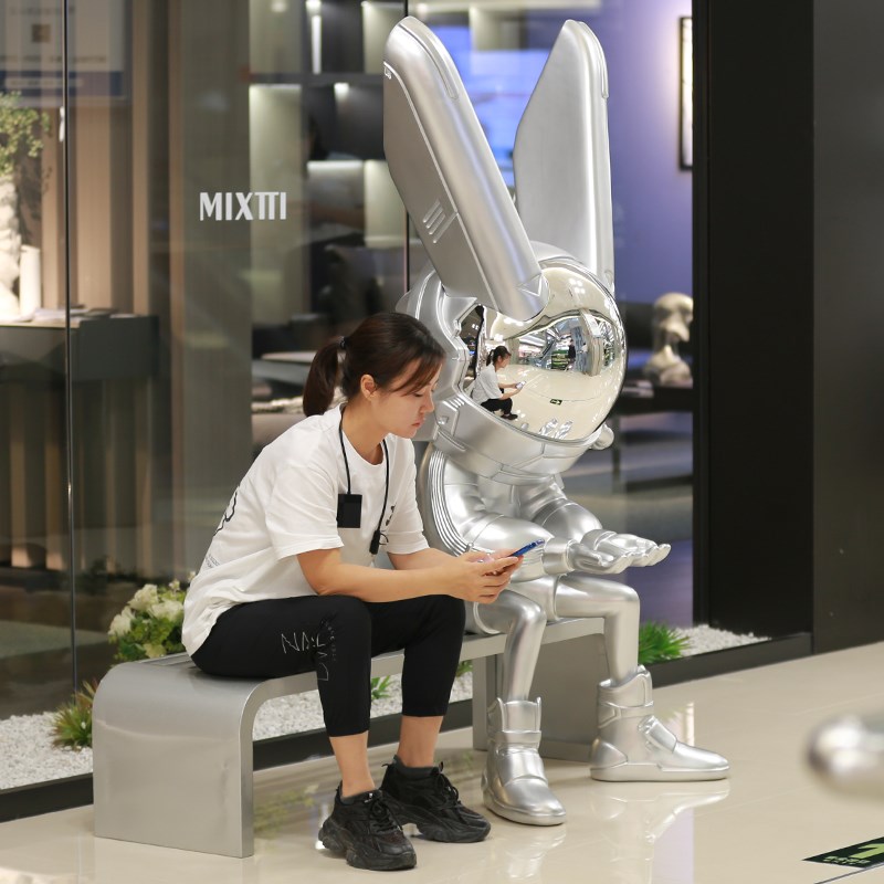 商场网红台球科技robbi太v空兔子玻璃钢雕塑月光兔电竞酒吧ktv摆
