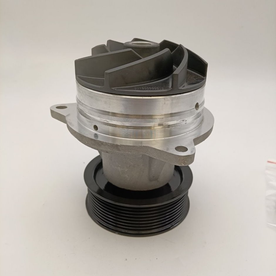 潍柴重卡WP10H水泵分总成8PK水泵头水泵芯适用4135水泵总成铝合金