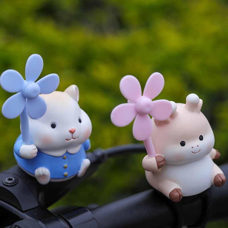 可爱小动物风车竹蜻蜓送闺蜜礼物电瓶自行汽车载电动车机车仓鼠