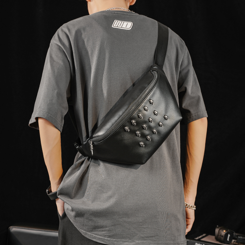 个性时尚街头铆h钉胸包机车包 韩版男包休闲时尚朋克风揹包腰包潮