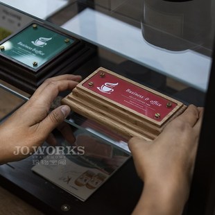 北欧实木标e牌二维码收银展示牌底座门牌点餐台卡付款收款码装饰