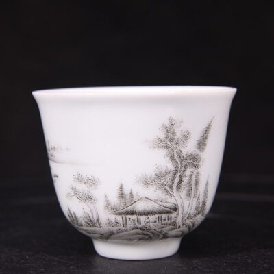 大清雍正年制粉彩墨彩山水纹酒杯茶杯