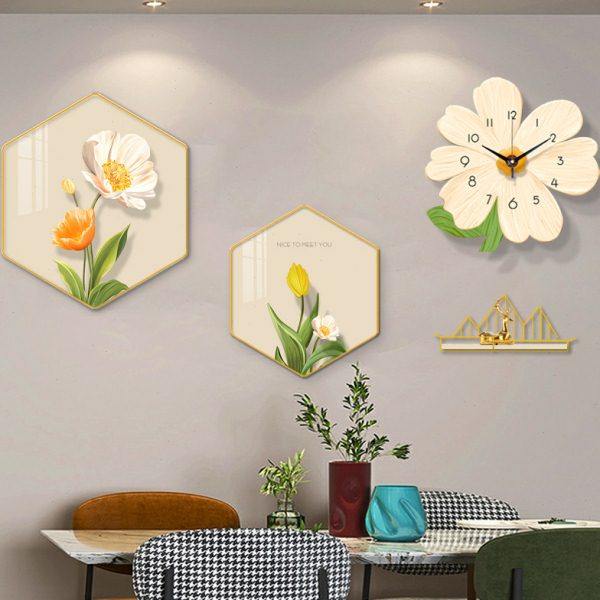 2024新款餐桌厅奶油风花朵钟表挂钟客厅家用现代简约创意时尚时钟