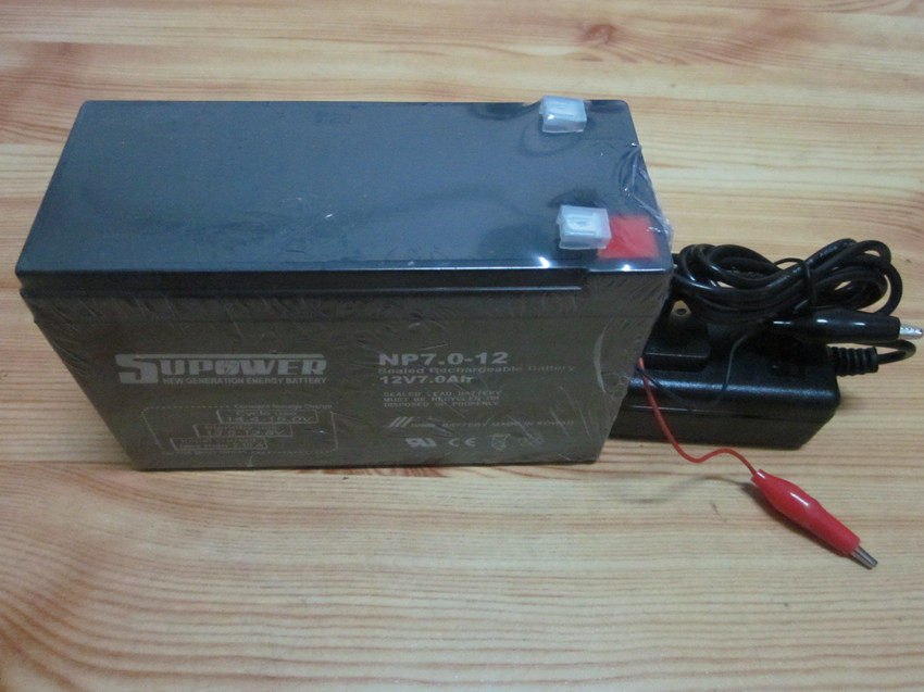 12V7A蓄电池/12V7A电瓶/12V7AH蓄电池/12V7AH电瓶加12V电瓶充电器