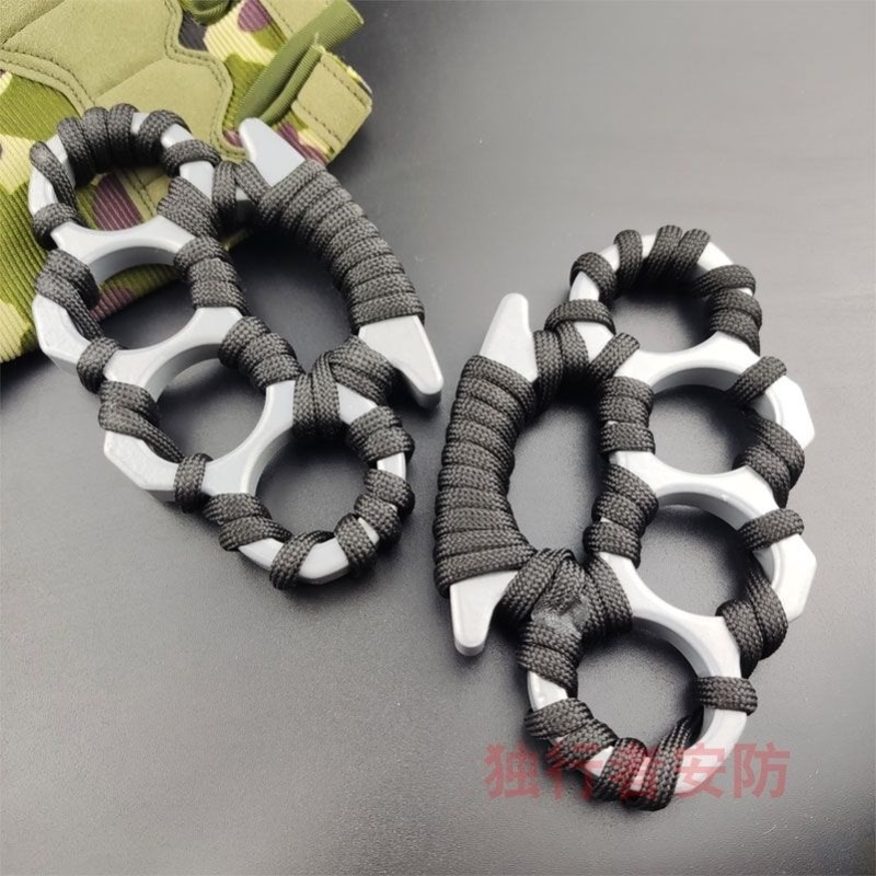 暗区突围周边指虎四指抟击防卫铁四指可携式L手扣手衣架虎指拳扣