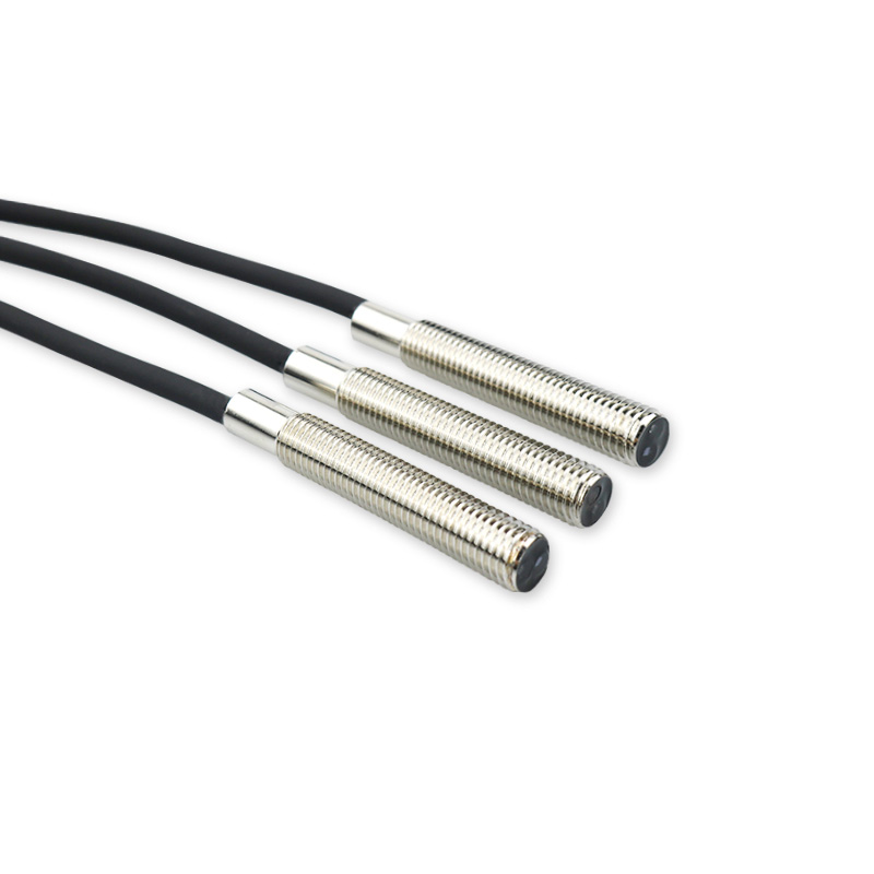 M8圆柱形漫反射光电开关红外传感器检测感应器E3HT-DS3E1感应开关