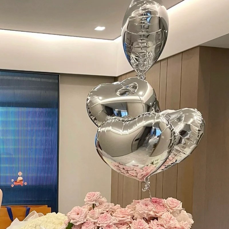 速发2024新h年跨年情人节放飞爱心气球飘空春节布置过年装饰氛围
