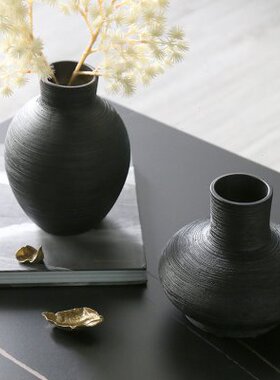 黑色陶瓷花瓶艺术摆件日式侘寂风花器高级感轻奢工艺品软装饰品