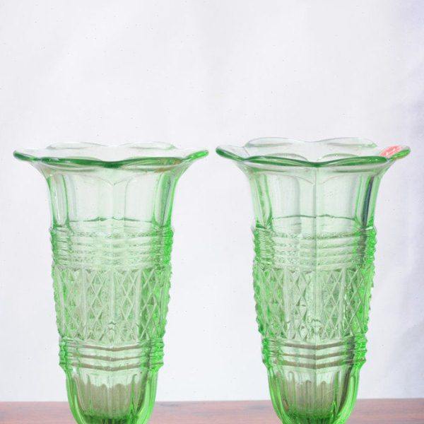 老上海古董琉璃插花瓶花插7080老式玻璃瓶雕花怀旧花瓶果盘收藏