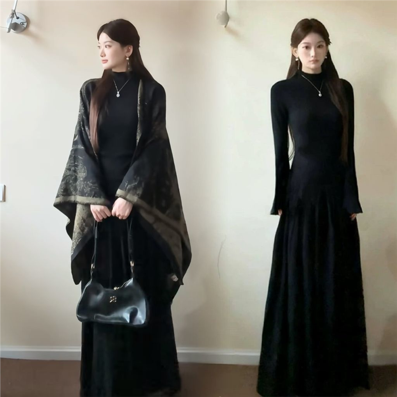 黑色高领针织连衣裙冬长款修身秋冬季大衣内搭打底梨型伯克利裙子