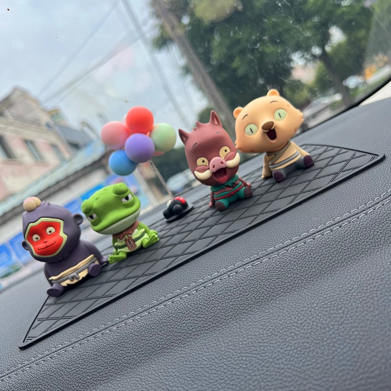 浪浪山小妖怪车载摆件卡r通可爱汽车中控台创意车内装饰车内饰摆
