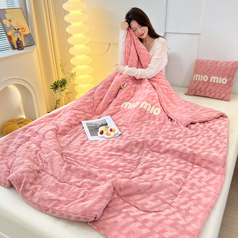 加厚牛奶绒抱枕毯子午休被子两用毛毯车用办公室被枕头Z午睡二合