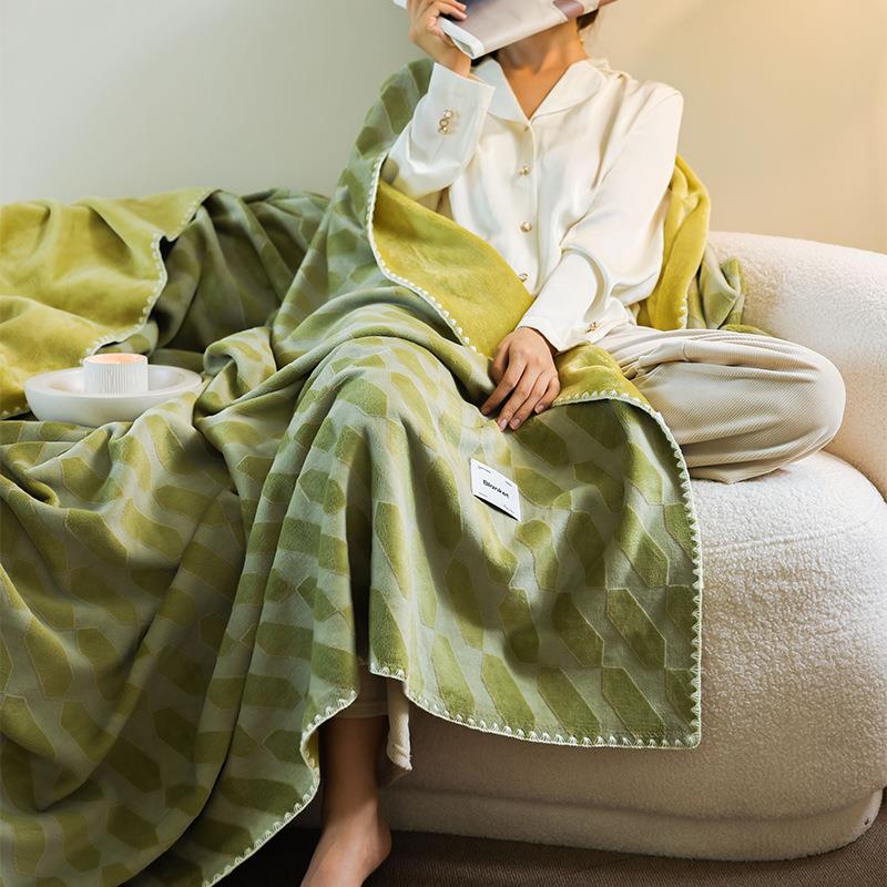 珊瑚绒毛毯冬季保暖毯子午睡办公室沙发毯四季通用单披肩盖毯