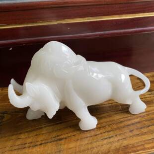 阿富汗玉牛摆件汉白玉生肖牛立体牛斗牛金钱牛家庭商务工艺品摆设