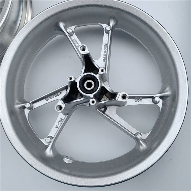 出口型M猛狮150前后碟刹钢圈轮毂F铝轮130-60-13寸轮毂