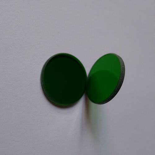 LB1 绿色滤光镜 光学玻璃   钢化绿色玻璃 81*2mm 耐高温