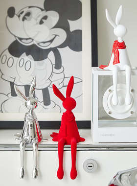 简约创意萌兔摆件家居客厅桌x面电视柜玄关长耳吊脚坐姿兔子装饰