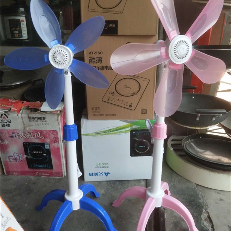 微风台式立式卡通小型迷你落地扇学生风扇五叶软叶静音宿舍便携式