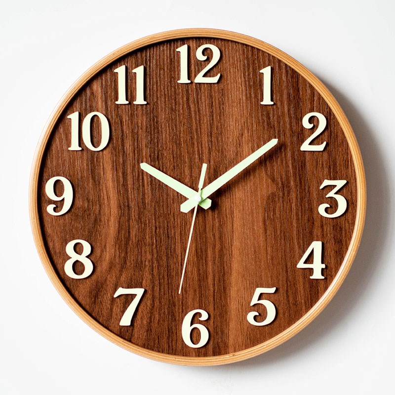 实木夜光挂钟客厅2025t新款时尚家用静音时钟挂墙创意简约现代钟