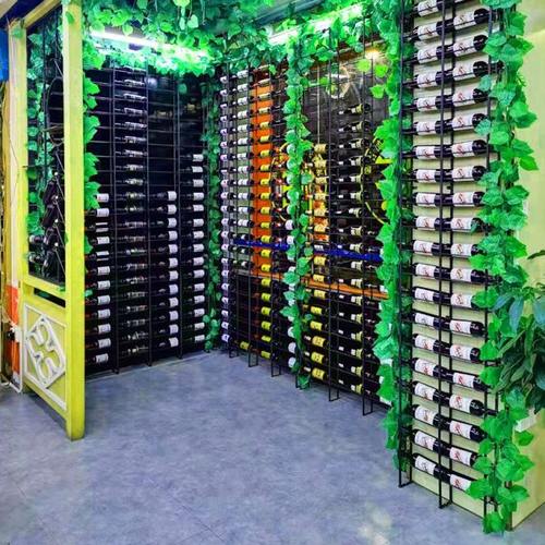 酒吧餐厅铁艺隔断酒架餐厅工业墙上酒架装饰卡座铁艺隔断酒架酒柜