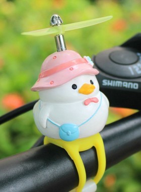 网红小黄鸭可爱摆件电动自行车载装饰品破风头盔竹蜻蜓摩托电瓶车