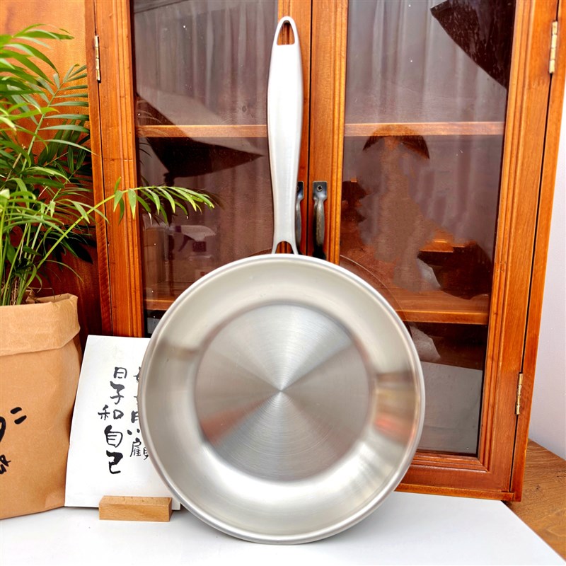 18/10不锈钢煎锅无涂层不粘锅304平底锅煎牛排煎蛋多用锅W20-24cm