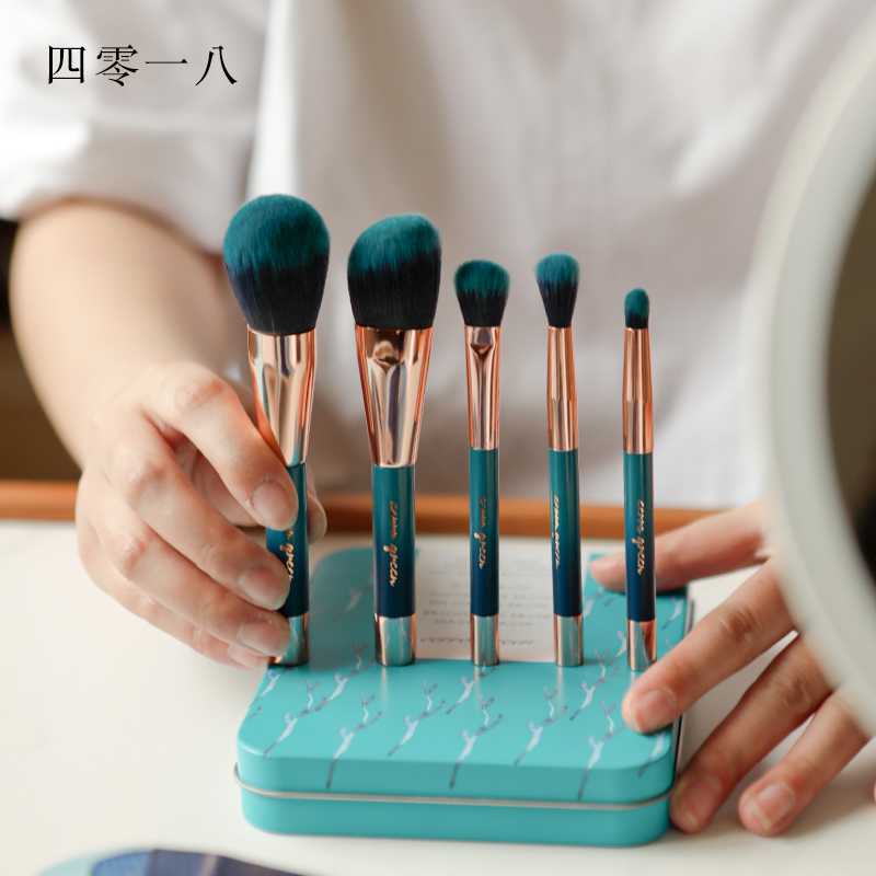 磁吸款能站立毛质舒适