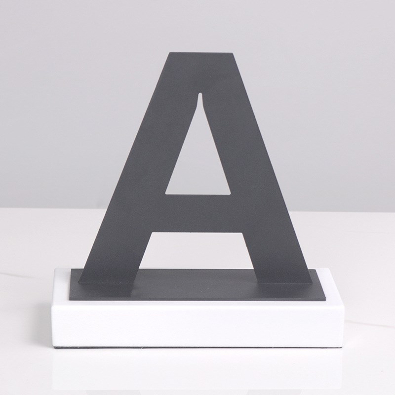 简约现代艺术英文字母金属摆件 B样板间客厅电视柜创意线条装饰品