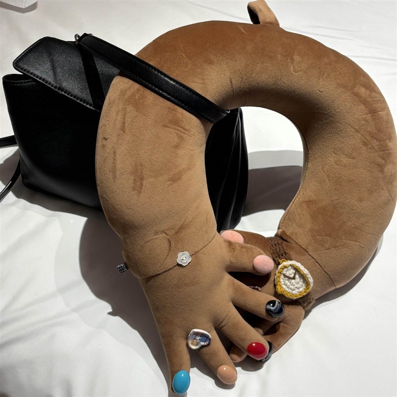 手指抱枕搞怪gu型枕创意颈枕旅行便捷办公室午休睡觉闺蜜生日礼物