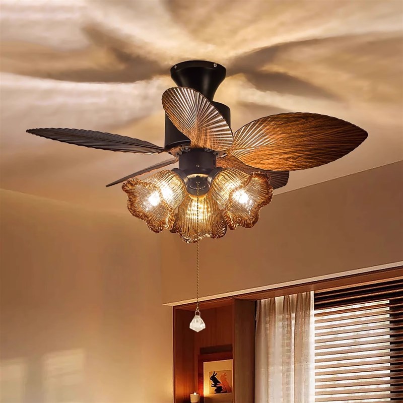 法式中古风扇吊灯2025新款美式复古南洋风餐厅卧室房间一体吊扇灯