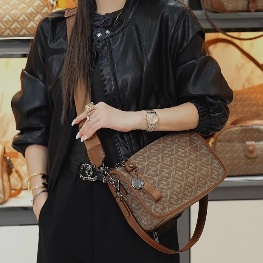 2025新款时尚高级感腋下包