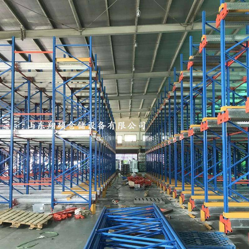 通廊式货架在相同的仓库面积下能够存储更多的货物