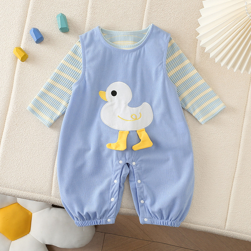 超萌婴幼儿服装洋气套装宝宝外出新款可爱小鸭子背带裤两件套