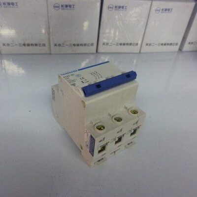 水Z三断路器3D水4X215A 4小型  ~一二天断路器P-天1A