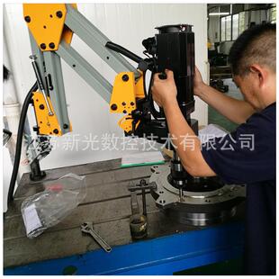 江苏新光攻大型螺纹M24 M42三臂万向伺服电动攻丝机钢筋套丝机